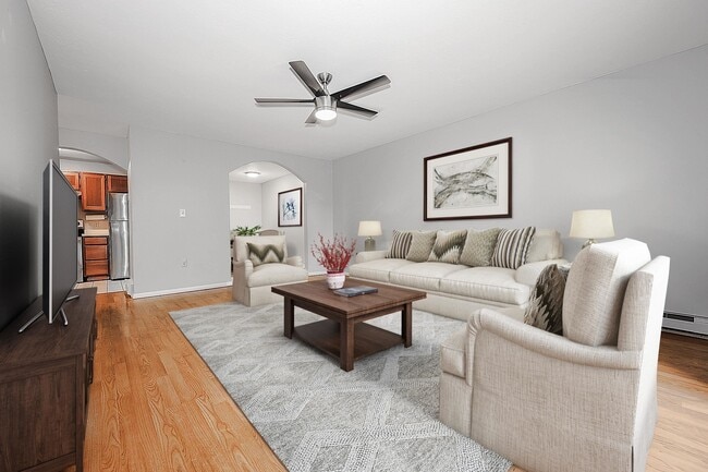 Building Photo - 4 Fairfax Ave Unit 324