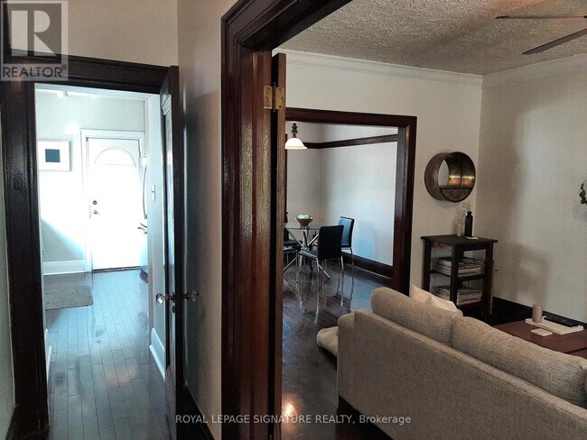Photo - 180 Dufferin St