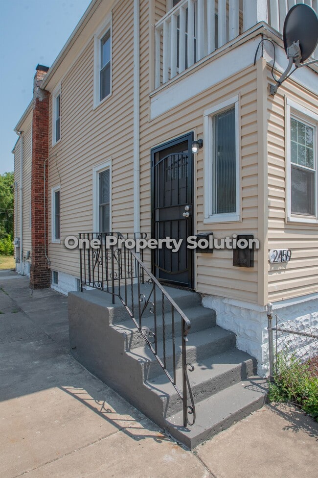Photo - 2459 Jefferson St