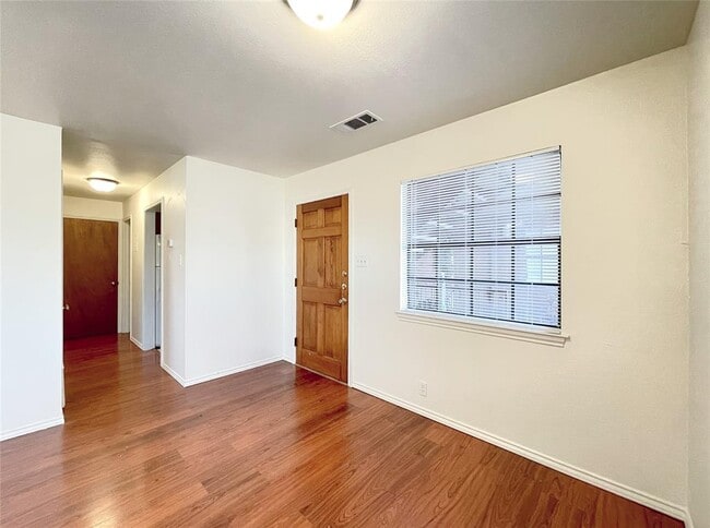 Photo - 1903 E 20th St Unit 201