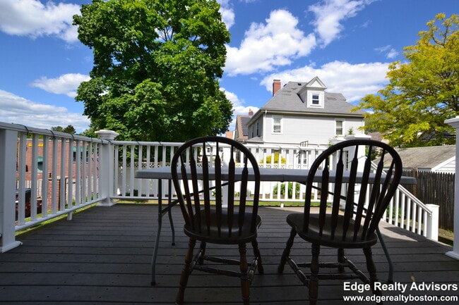 Photo - 318 N Harvard St