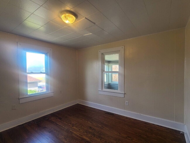 Photo - Charming home with wonderful yard!