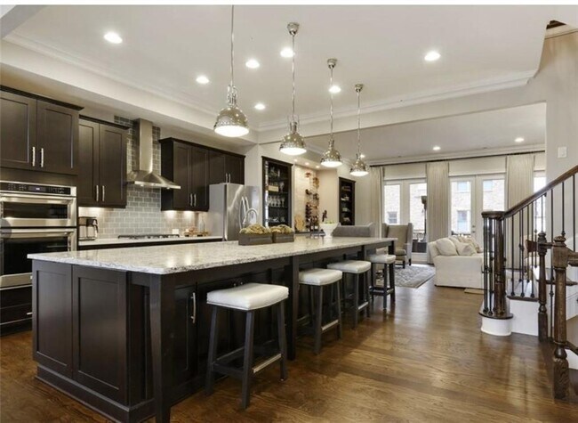 Photo - 5010 Merton Ln