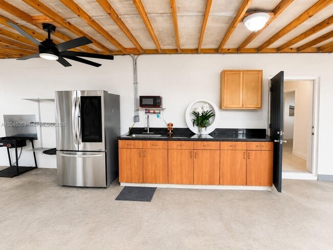 Photo - 621 E 52nd St Unit W