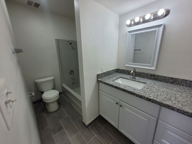 Photo - Virginia Manor