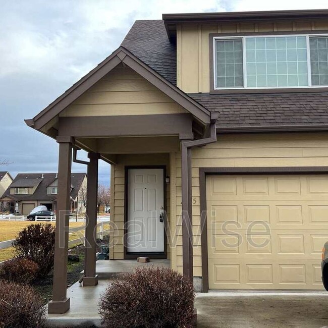 Building Photo - 2885 SW Indian Cir