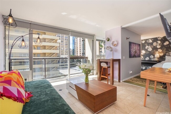 Building Photo - 444 Nahua St Rental