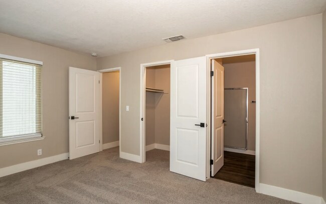 Photo - El Macero Apartments