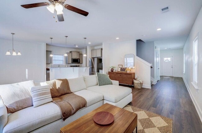 Photo - 1423 Feldspar Ct