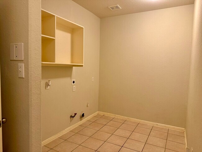 Photo - 202 Almond Dr