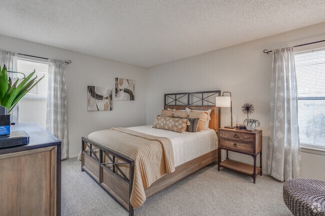 2BR, 2BA - 1100SF - Bedroom