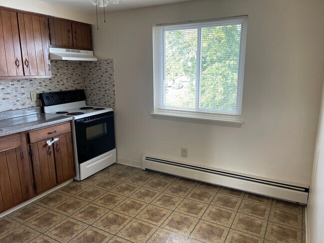 Photo - Lancer Court Apartments
