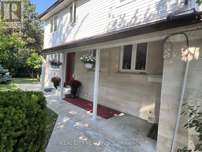 Photo - 2451 Loanne Dr