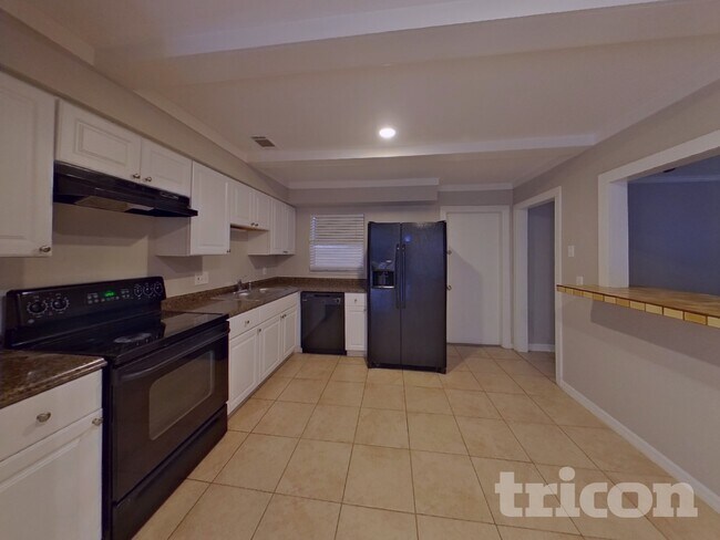 Photo - 1005 Park St