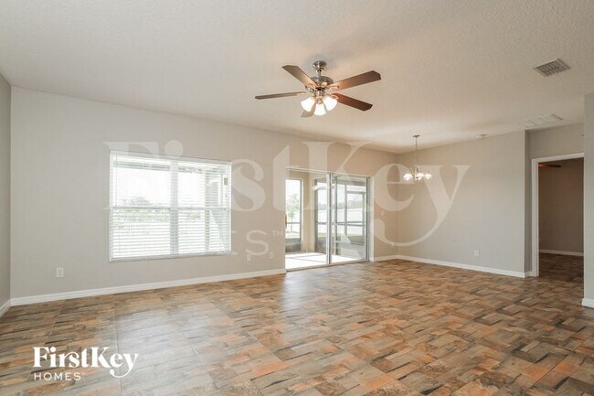 Photo - 3512 Cayugas Loop