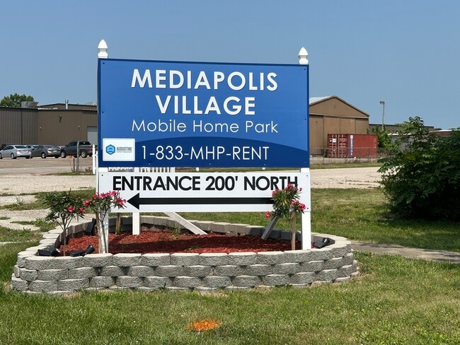Mediapolis Village - Mediapolis Village Apartments