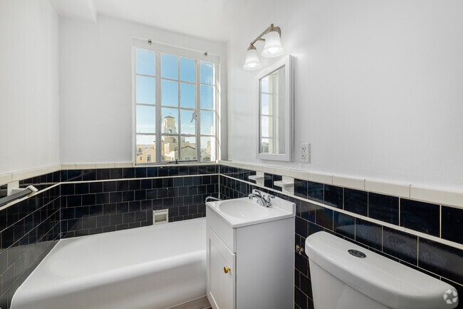 Studio - 500SF - Bathroom