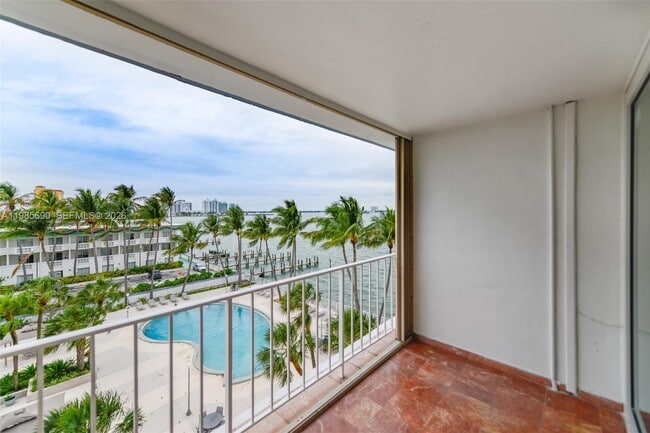 Building Photo - 1865 79th Street Causeway Unit 5H