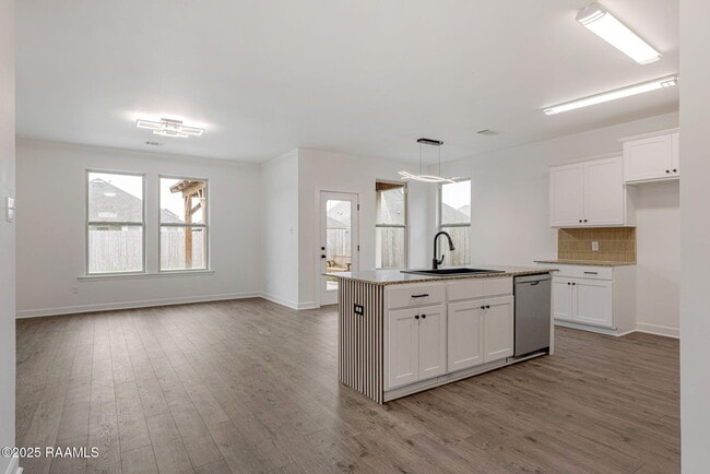 Photo - 326 Forest Grove Dr