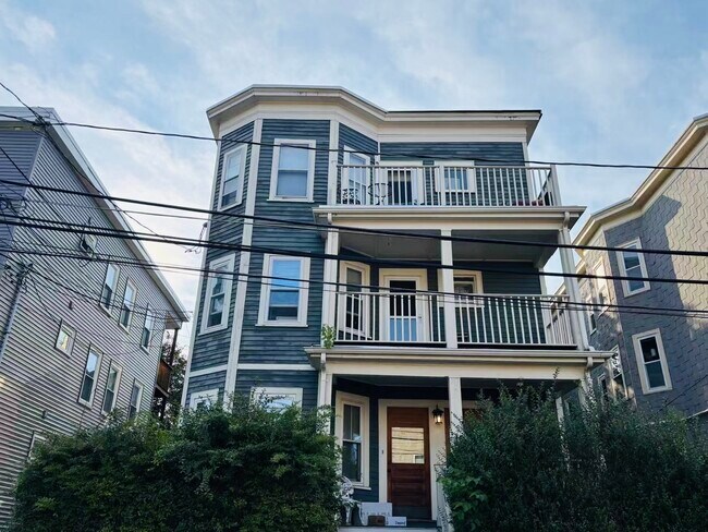 Building Photo - 15 Ashland St Unit apt2