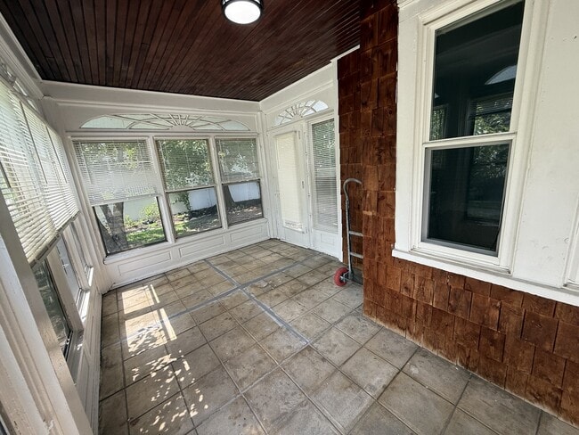 Photo - 302 Horace Ave