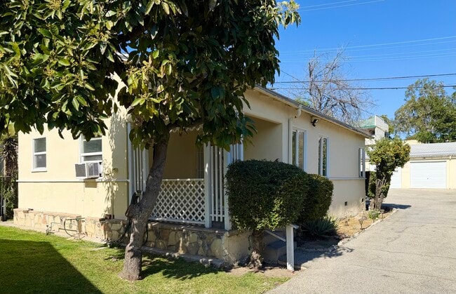 Photo - 1521 Dixon St