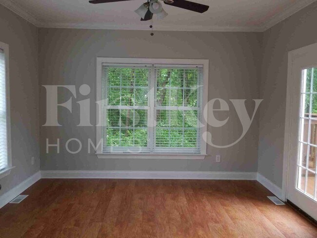 Photo - 1911 Chestnut Oak Ln