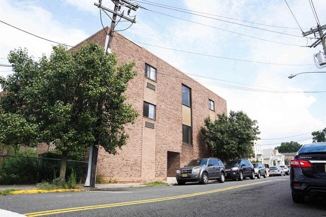 Building Photo - 3900 Liberty Ave Unit 1A