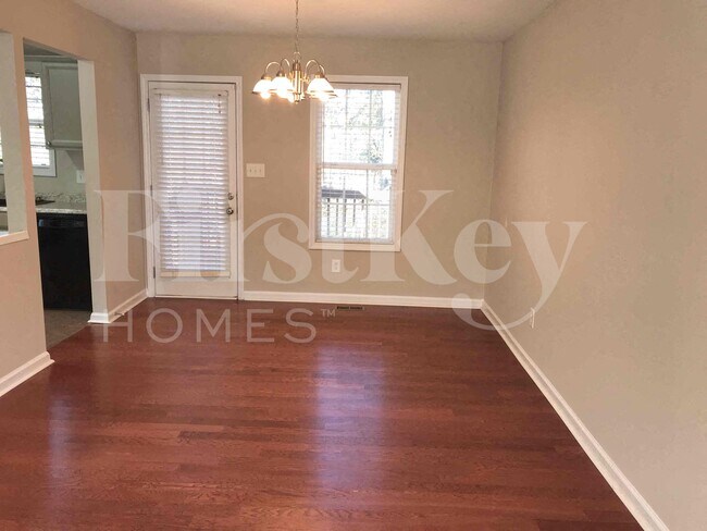 Photo - 101 Christine Ct