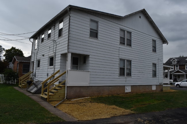 617 Hepburn St