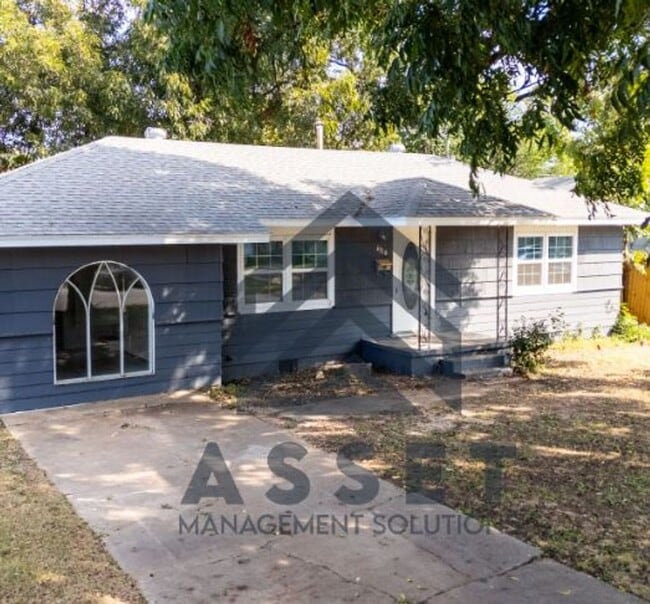 Photo - RENT TO OWN – Warr Acres!