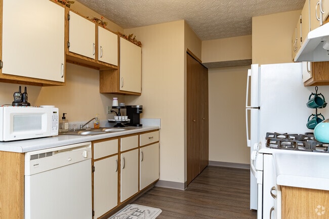 2BR, 1BA - 900SF - Kitchen