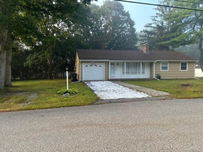 Photo - 19 Larrow Dr