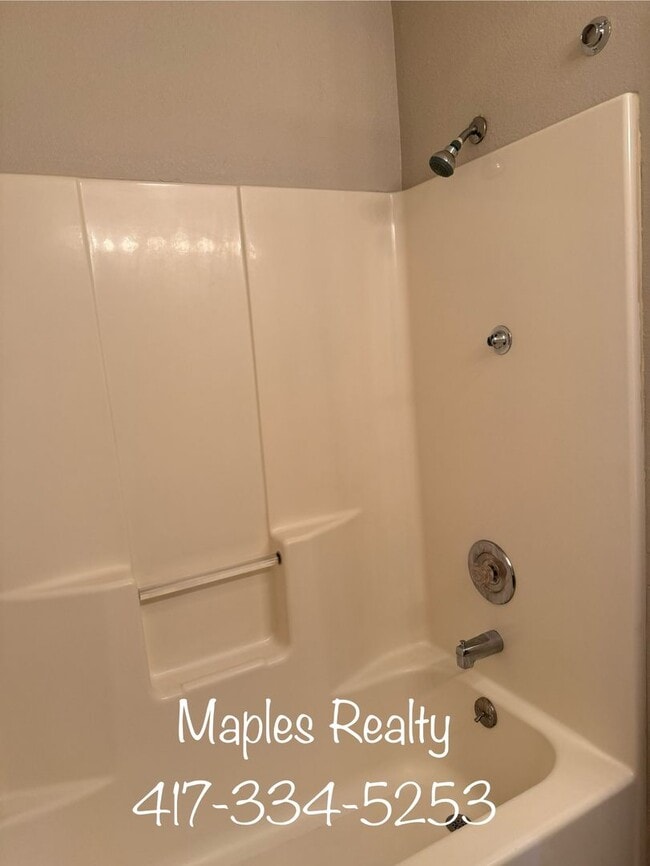 Photo - King Suite with Kitchenette! Unit 1A