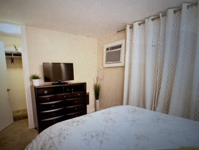 Photo - 830 W Altgeld St Unit #1f