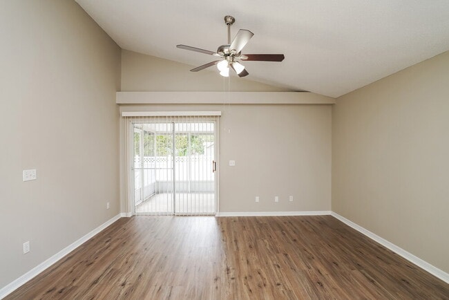 Photo - 2216 Donegan Pl