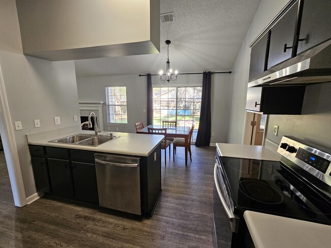 Photo - 2428 Beechnut Ln