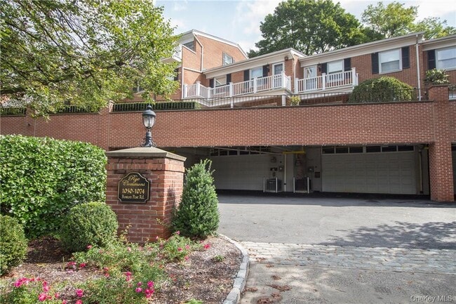 Building Photo - 1058 Boston Post Rd