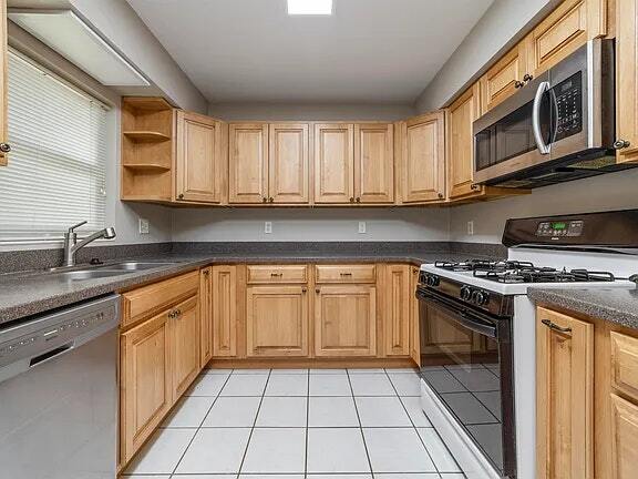 Building Photo - 4200 NW 22nd Terrace