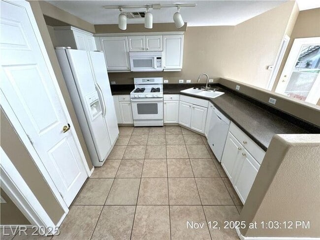 Photo - SILVERADO RANCH – 2ND FLOOR CONDO IN A GAT...