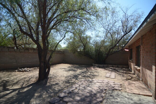 Photo - Remodeled 1 Bedroom 1 Bath House! Central Tucson Location!