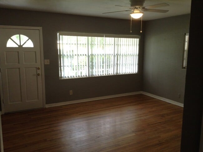 Photo - 3 Bedroom/2 Bathroom Home near Lake Como!!!
