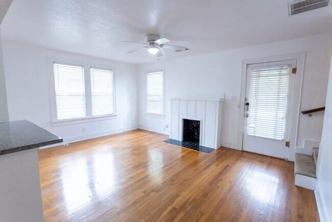 Photo - 3144 Cockrell Ave