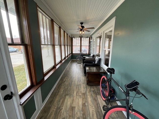 Photo - FULLY FURNISHED 3-bedroom, 2.0 bathroom home in Saint Joseph