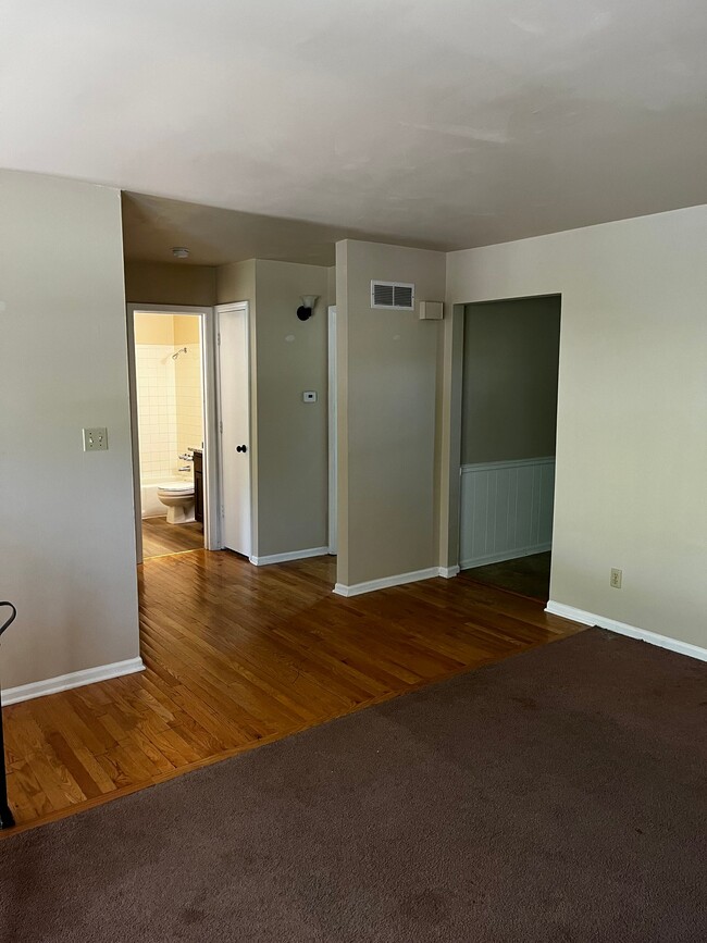 Photo - 8939 Caenen Lake Rd