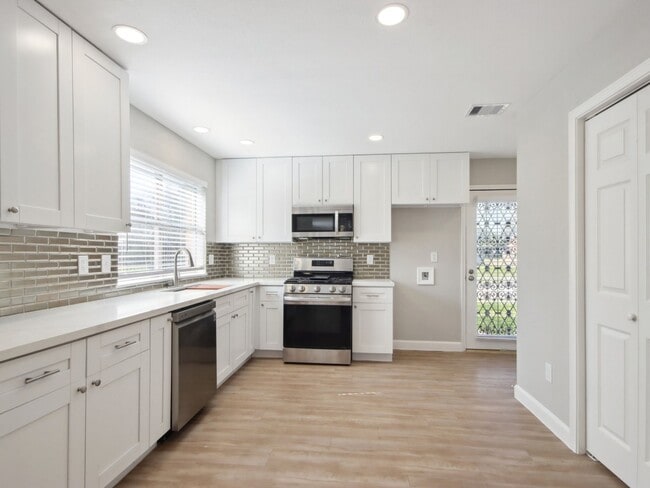 Photo - 1127 Cascade Creek Dr