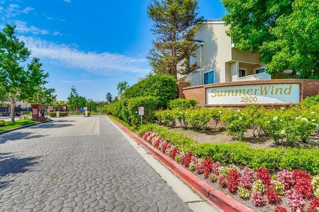 Building Photo - 2800 Plaza del Amo Unit 399