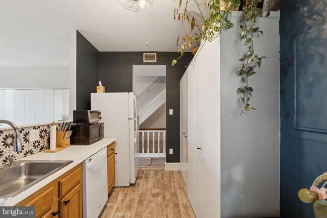 Photo - 1902 Fairmount Ave