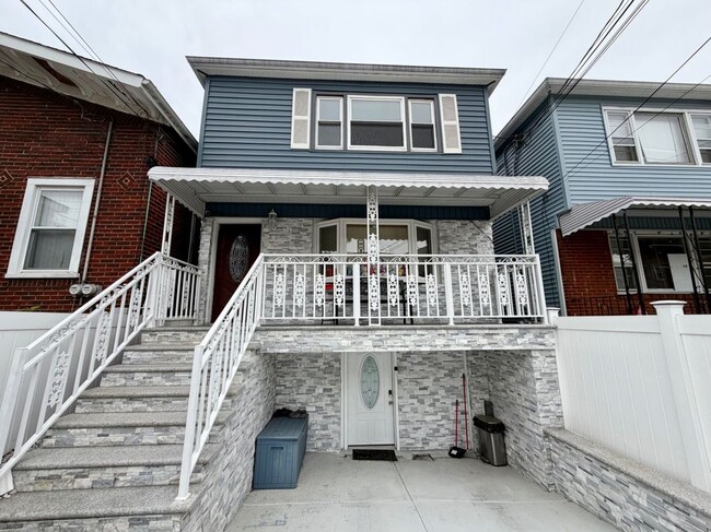 Building Photo - 215 Seaview Ave Unit 2