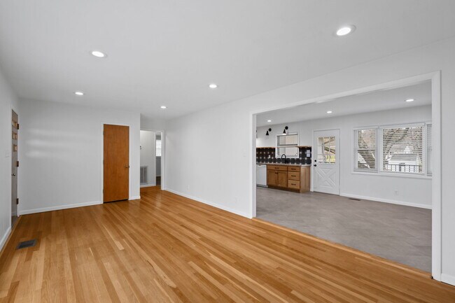 Photo - 2115 Ballard Pl